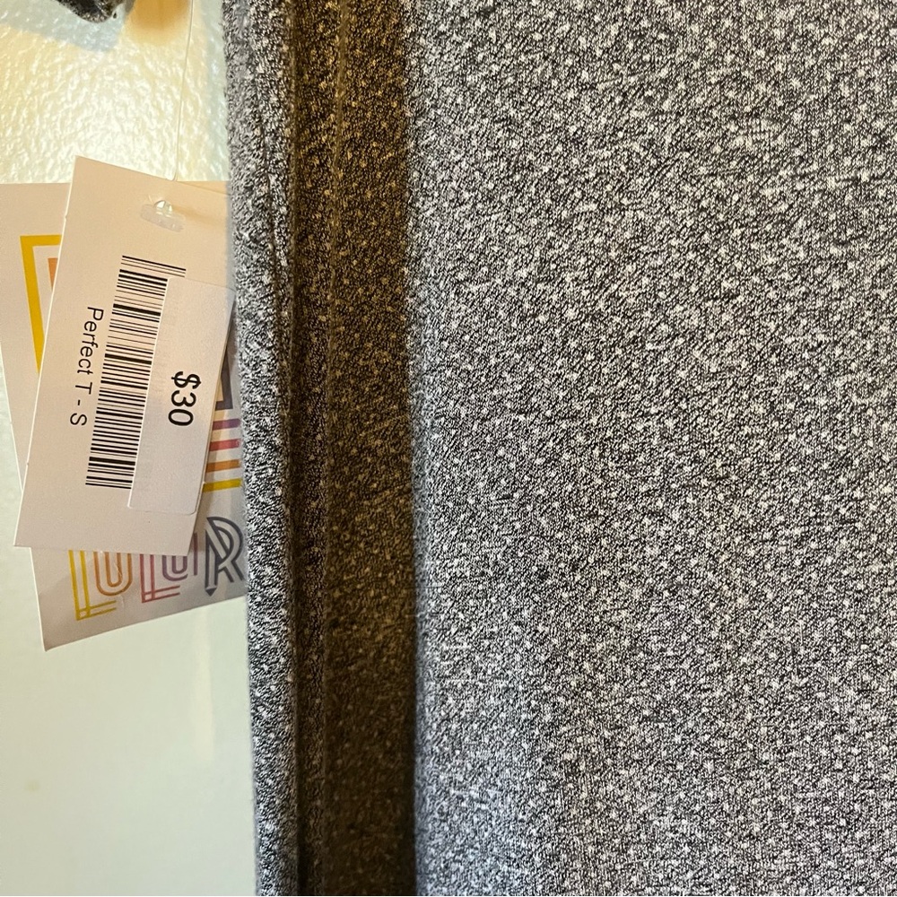 Lularoe Small Perfect T Gray White Microdots Rayon NEW NWT Polka Dot - Picture 5 of 8